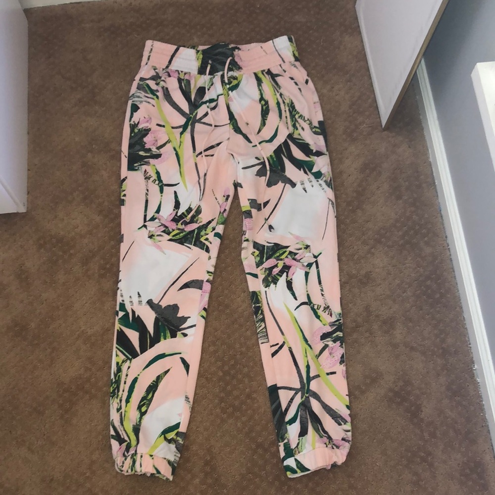 New York and company joggers
